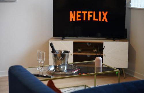 2 Bedroom House Near City Centre with Parking - Foto 22