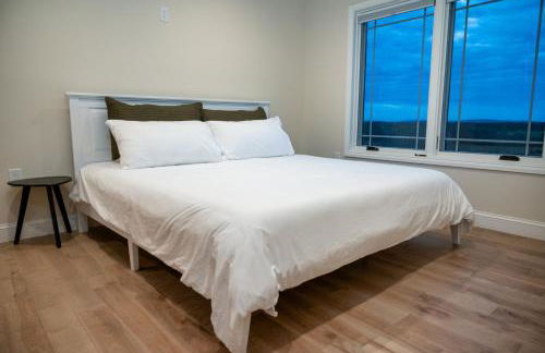 New Farmhouse, King Beds, Game Room, Hot Tub & View! - Foto 64