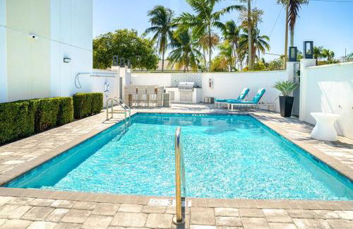 Luxury - 2BR 2BA - Balcony - Right Across From the Beach - Foto 24