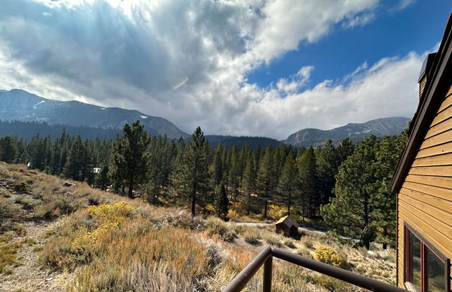 Inviting Mountain Retreat Steps From Ski Lifts! - Foto 39