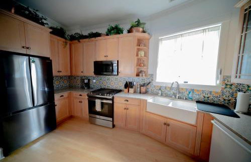 Bootlegger House Sleeps 10-20 Free TV & Parking - Foto 12