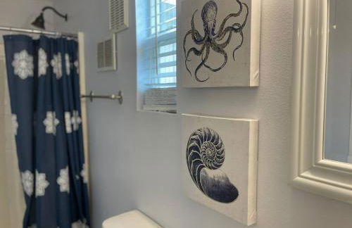 Room 2 - Cozy Queen, Backyard View (Private Bath) - Foto 16