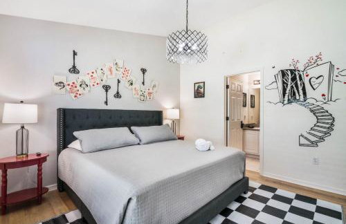 Great Location, gated community, private heated POOL - Foto 12