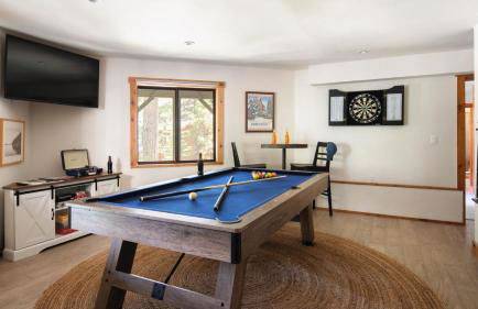 Timberline by AvantStay Stunning Chalet Cabin w Hot Tub Pool Table Home Theater - Foto 6
