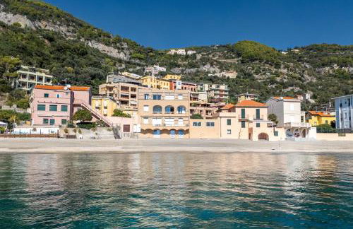 Villa Liliana - Stella Marina - Trilocale Elegante con Balcone Vista Mare - Accesso Diretto alla Spiaggia - Foto 7