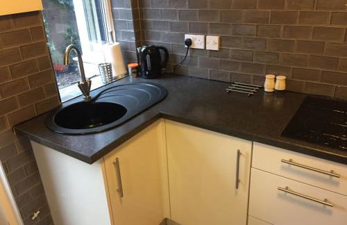 Cosy Apartment in Private Courtyard - Photo 6