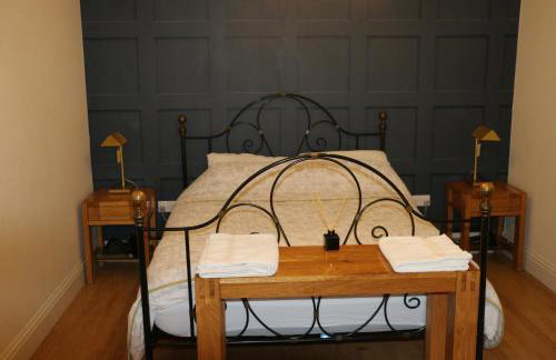 The Lodge - 2 acres of garden with hot tub and fire pit and BBQ - Foto 3