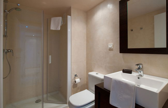 Lateral View - Photo 9