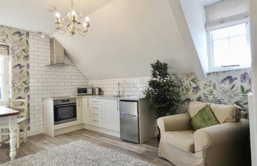 Welcome to Hazelwood, The Mount Somerton Apartment - modern and fully equipped, Private off-street parking, Near Glastonbury Tor, The spectacular Wells Cathedral, Stourhead, Sherborne Abbey, Millfield School, Clark's Village - Foto 23