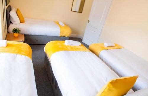 3 Bedroom House, Free Parking and Self Check In - Foto 40