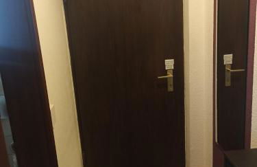 Phils Cozy apartment self check in near Airport free parking airportbus station - Foto 5