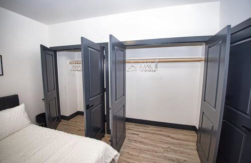 Free Indoor Parking 25 Minutes to NYC - Foto 16