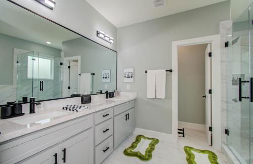 3bd-Rooftop Movie Theater-BBQ-Retro Music Theme-Downtown 8mins - Photo 43