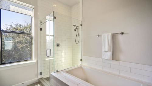 Stoic Sanctuary @ East Downtown - Foto 5, Shower