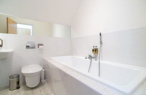 Trewhiddle Retreat V7 by Together Travel - Luxury 3-Bedroom Villa - Foto 24