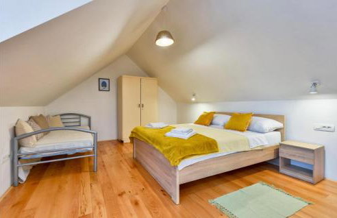 Awesome Home In Breznicki Hum - Foto 35