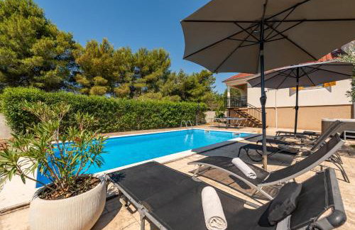 New! Holiday Home Tina with pool - Foto 9