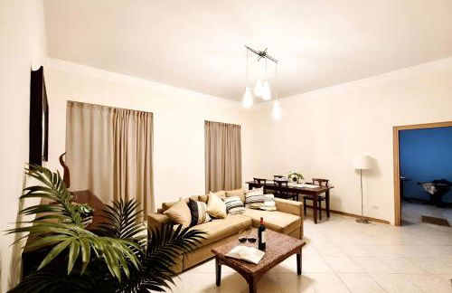 Spacious 130 sqm Luxury Apartment - 2 Bathrooms - Central Station & Old Town - Foto 12