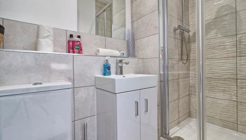 Chelmsford City Centre Modern Duplex With Parking, Wi-Fi & Netflix - Foto 5