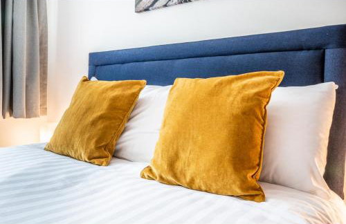 4 Bed Retreat with Balcony & Estuary views - Photo 50