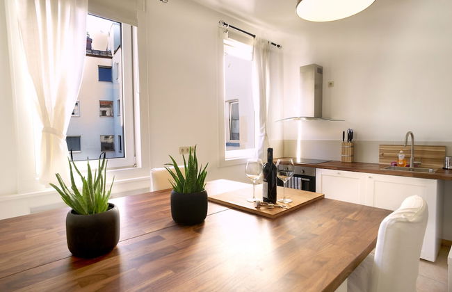 Opera City Center Apartments - Foto 12