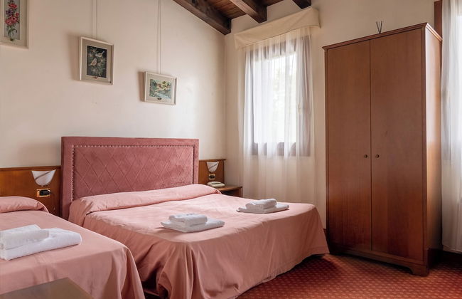 STUDIO VENICE GUESTHOUSE - Photo 3
