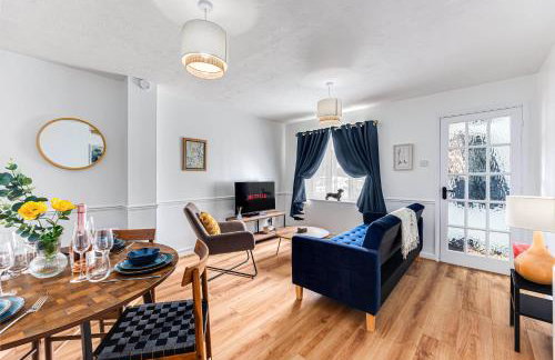 Spacious Bedford House Sleeps 5 Superfast WiFi Free Parking - Foto 3