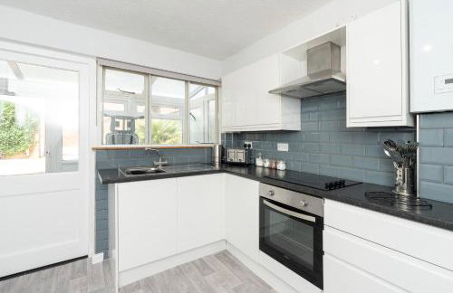 3-Bedroom Cosy Stunning Central Home, Sleeps 8 with Parking and Private Garden - LONG TERM STAY SPRING SPECIAL OFFER AVAILABLE! - by Blue Puffin Stays - Foto 20