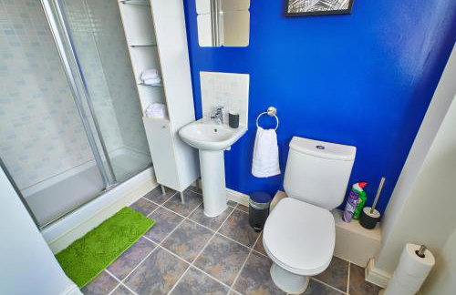 4 Spacious Bedrooms, En-Suites, Private Driveway, Tamworth Accommodation for Contractors and Families - Foto 14