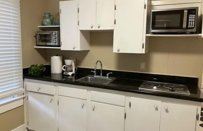 Cozy and Private Retreat - Photo 12