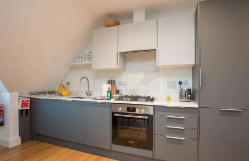 Radiant Penthouse on the Banks of the Thames - Pass the Keys - Photo 2