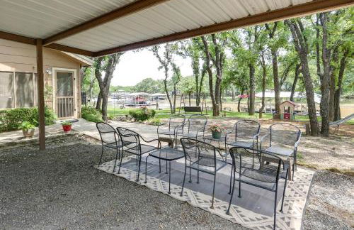 Papas Lakefront Hideaway - Photo 20