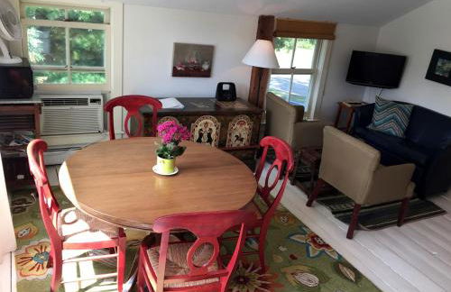 Riverfront Cabin with Beautiful Views of Housatonic River in Great Barrington, Massachusetts - Foto 16