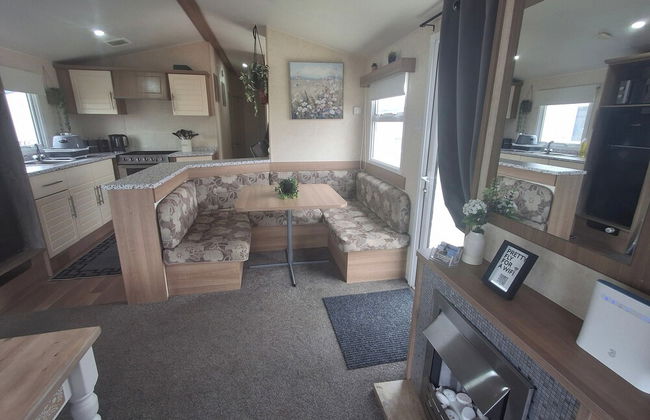 3-bed Caravan, Sleeps 8, Pool & Beach - Foto 12