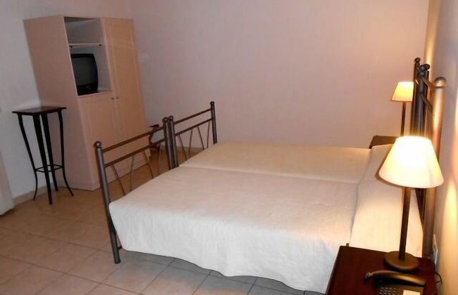 Lambrinos Suites - Photo 11