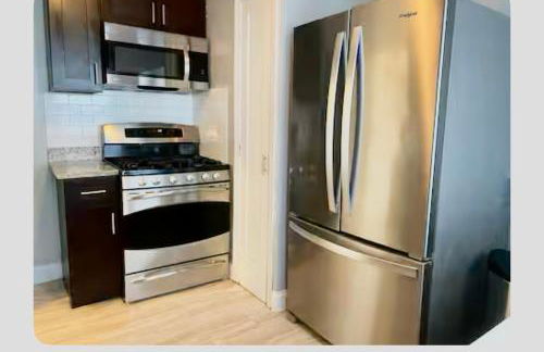 Cozy, Upstairs Apartment Pets Welcome with fee Family Friendly Close to Everything - Foto 11