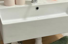 Omis apartment - near beach and town center, ground floor with small garden - Foto 26