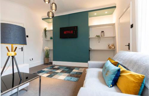 Spacious 4BR Home in Gateshead Sleeps 8 with FREE Parking - Foto 10