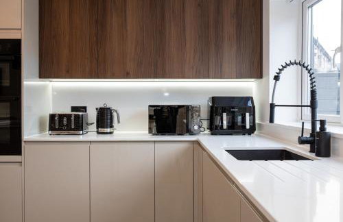 Modern 5-Bed Home EV City Centre 10 min - Foto 9