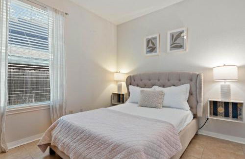 Modern 4BR Home w WiFi by Dell Diamond - Photo 18