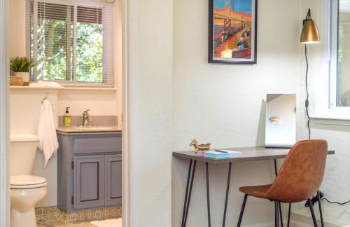 Summit Sanctuary! Redwoods! Fire Table!! BBQ Grill! Fast WiFi!! Dog Friendly! - Foto 21