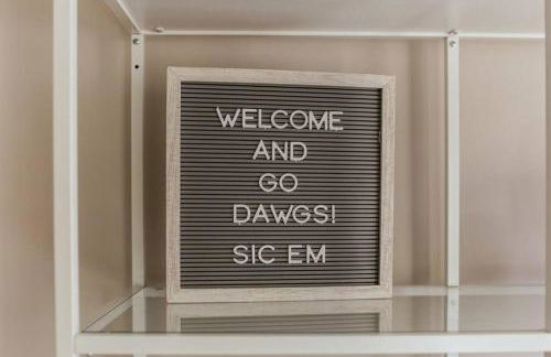 Meet Me in Athens I Beautiful 4-Bdrm House I 1 Mile to DT and Mins to UGA - Foto 6