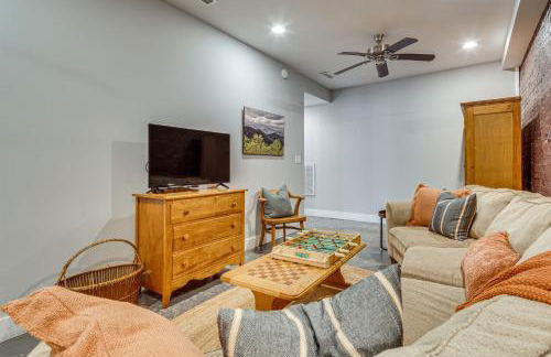 Private Hot Tub, Steps to Main St Saluda Retreat - Foto 29