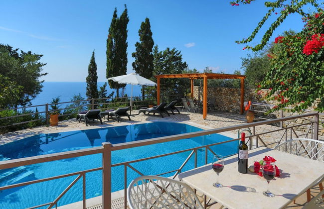 Villa Aloni in Paxi With 2 Bedrooms and 3 Bathrooms - Photo 14