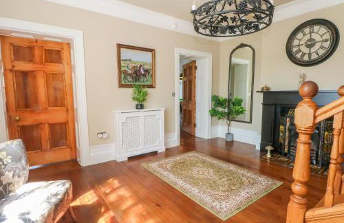 Meadow Manor And Spa - Photo 34