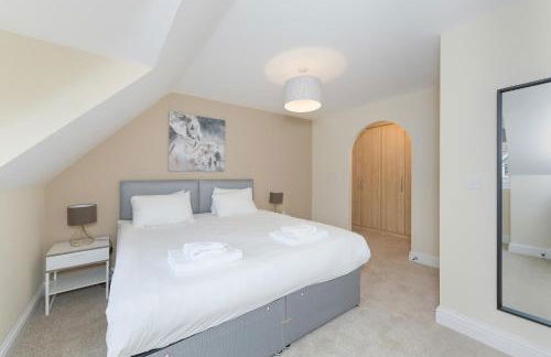 Stunning Garden House with Free WIFI and Parking - Foto 9