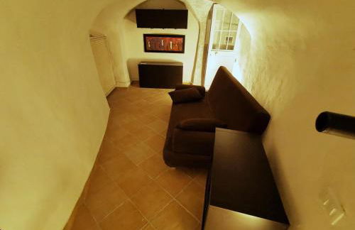 A stone tower 1 - Foto 9