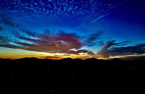 A Celestial Chalet Pets, Hot Tub & Mountain View - Photo 38