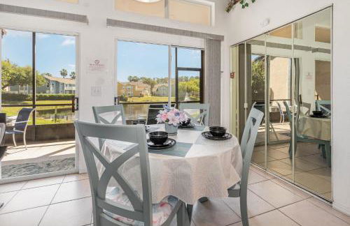 Family Home w/ Pool & Water Views, Near Disney - Foto 18