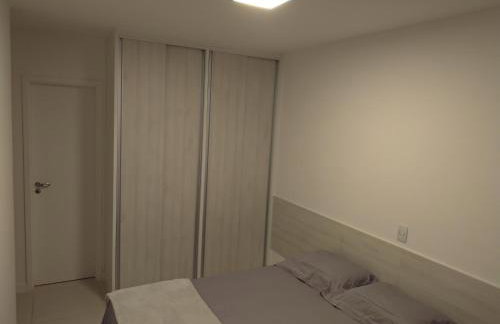 LINDO APTO, FRENTE MAR, VISTA MONTANHA. A 900m DA PRAIA DE ITACURUÇÁ - Foto 11